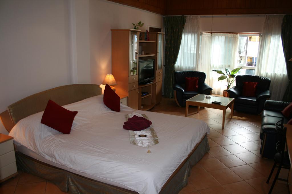 Aquarius Gay Guesthouse & Sauna Patong Quarto foto
